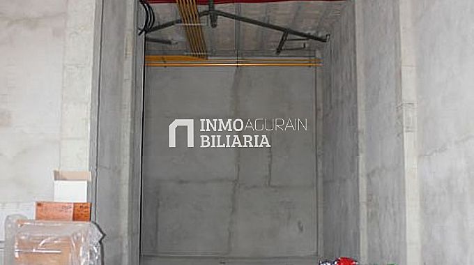 LOCAL COMERCIAL EN AGURAIN