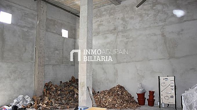 LOCAL COMERCIAL EN AGURAIN