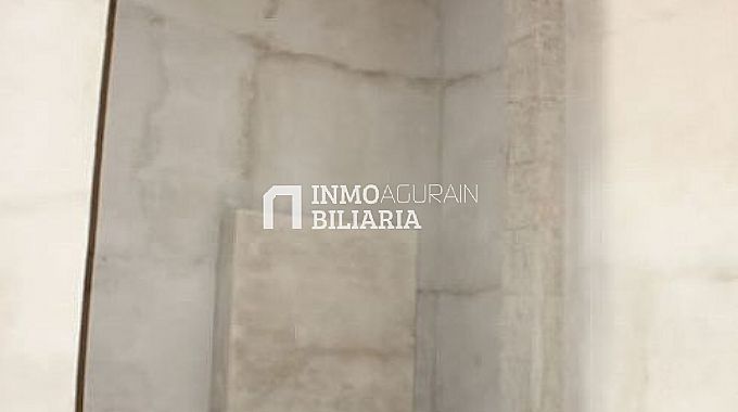 LOCAL COMERCIAL EN AGURAIN