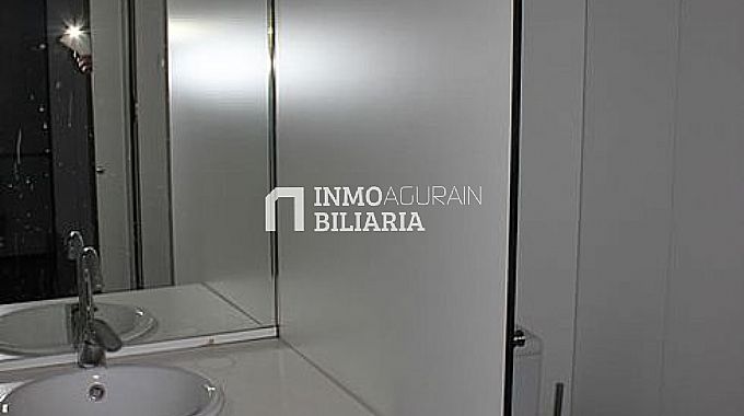 Venta / Alquiler de local comercial en Vitoria-Gasteiz