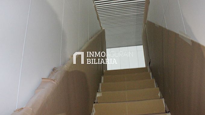 Venta / Alquiler de local comercial en Vitoria-Gasteiz