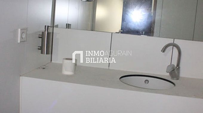 Venta / Alquiler de local comercial en Vitoria-Gasteiz