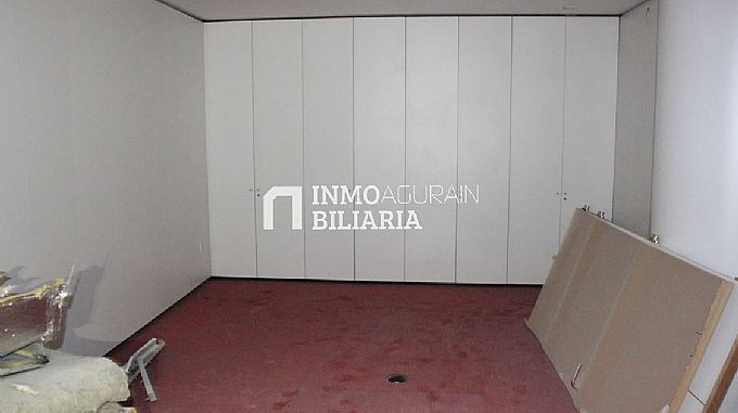 Venta / Alquiler de local comercial en Vitoria-Gasteiz