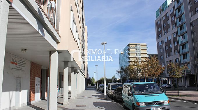 Venta de local comercial en Vitoria-Gasteiz