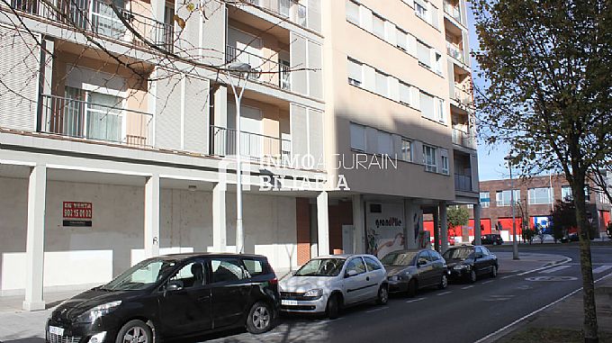 Venta de local comercial en Vitoria-Gasteiz