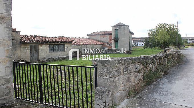 EDIFICIO RURAL EN ALBENIZ