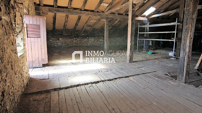 CASA SEORIAL EN LINTZOAIN