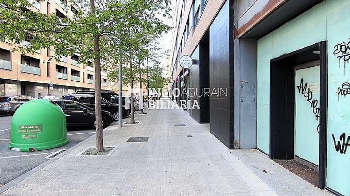 Venta de local comercial en Pamplona