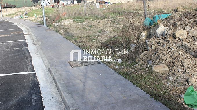 Venta de parcela urbana en Burgueta