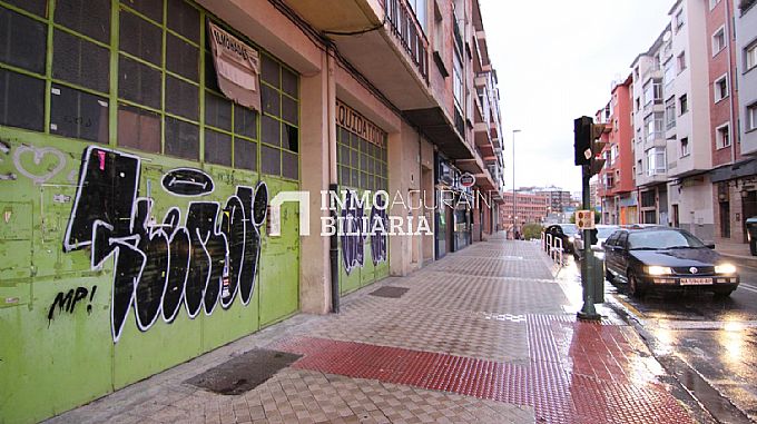 Venta de local comercial en Pamplona