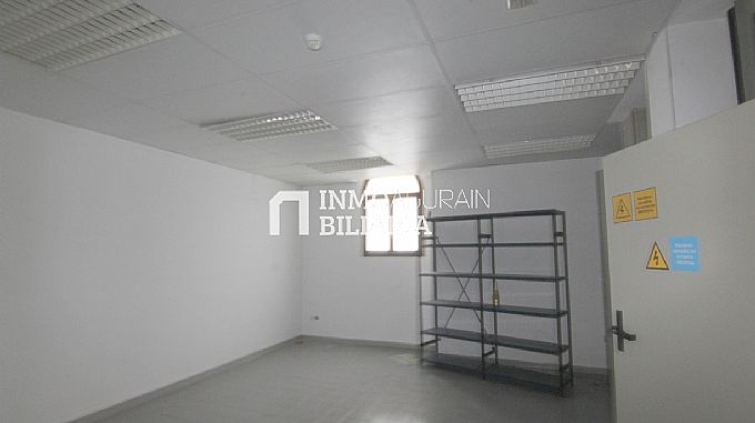 Venta de local comercial en Vitoria-Gasteiz