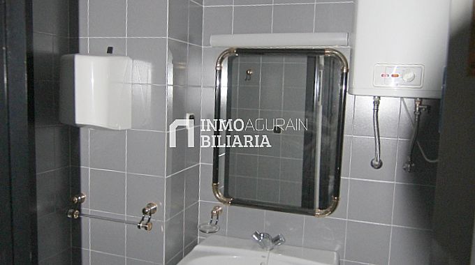 Venta de local comercial en Vitoria-Gasteiz