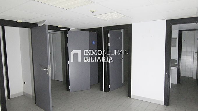 LOCAL COMERCIAL EN VITORIA/GASTEIZ