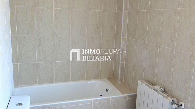 Venta de casa en Ezkerekotxa