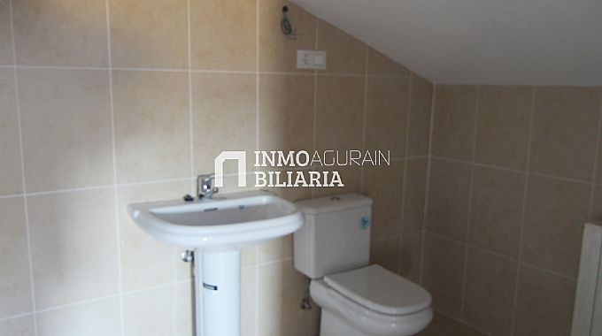Venta de casa en Ezkerekotxa