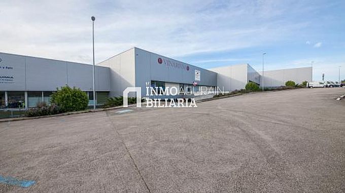 Venta de nave industrial en Mutilva Baja