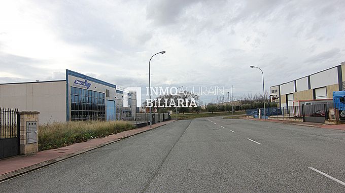 Venta de nave industrial en Oyon