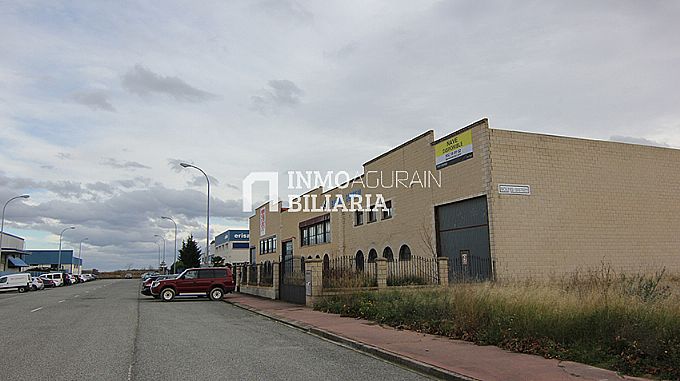 Venta de nave industrial en Oyon