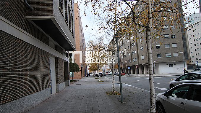 SE VENDE OFICINA CALLE PRAGA
