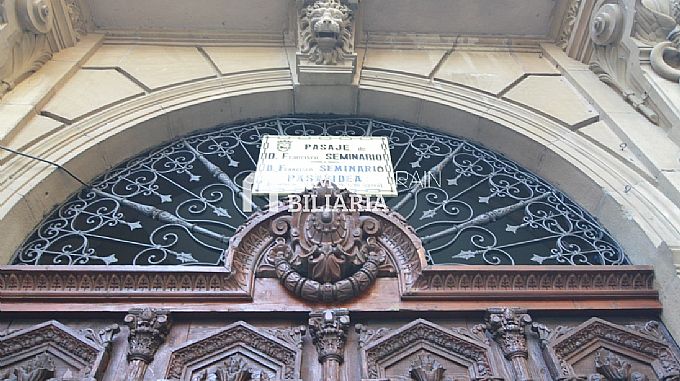 Venta / Alquiler de local comercial en Pamplona