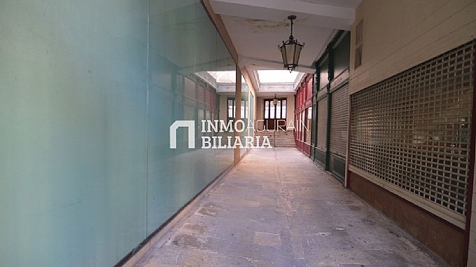 Venta / Alquiler de local comercial en Pamplona