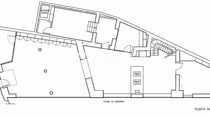 Venta / Alquiler de local comercial en Pamplona