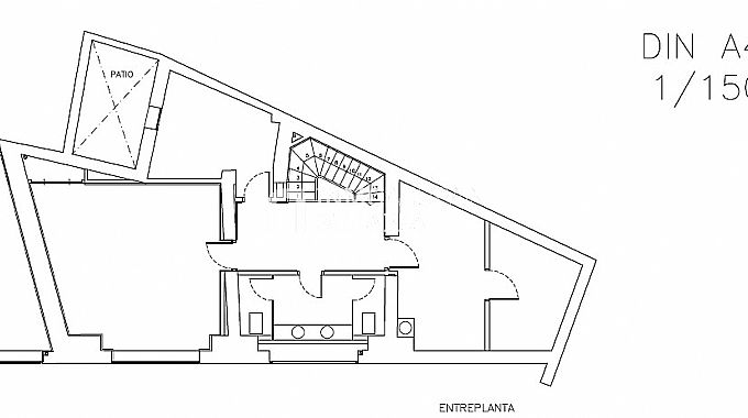Venta / Alquiler de local comercial en Pamplona