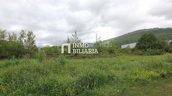 Venta de parcela industrial en Albeniz
