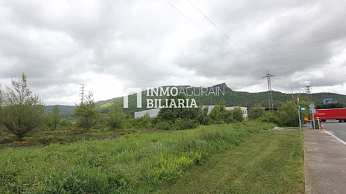 Venta de parcela industrial en Albeniz