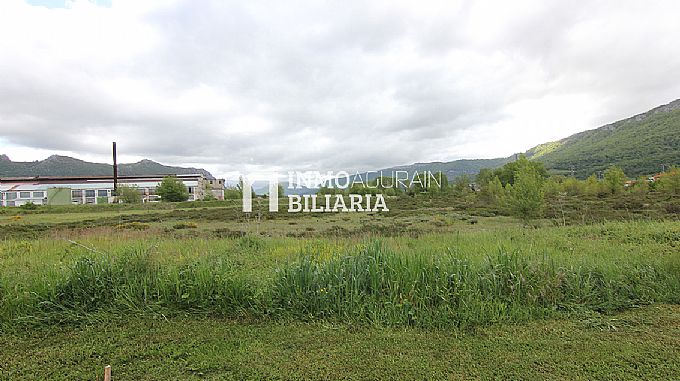Venta de parcela industrial en Albeniz