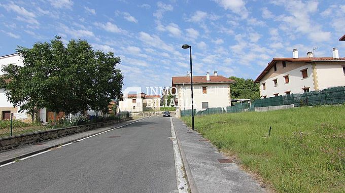 PARCELA URBANA EN LA POBLACIN DE ZIORDIA