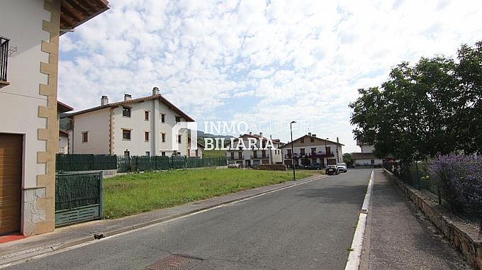 PARCELA URBANA EN LA POBLACIN DE ZIORDIA