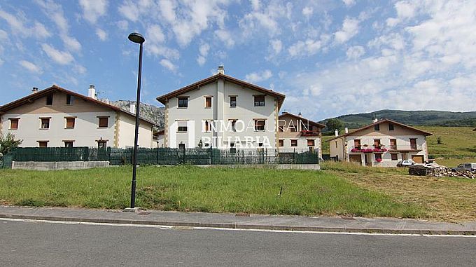 PARCELA URBANA EN LA POBLACIN DE ZIORDIA