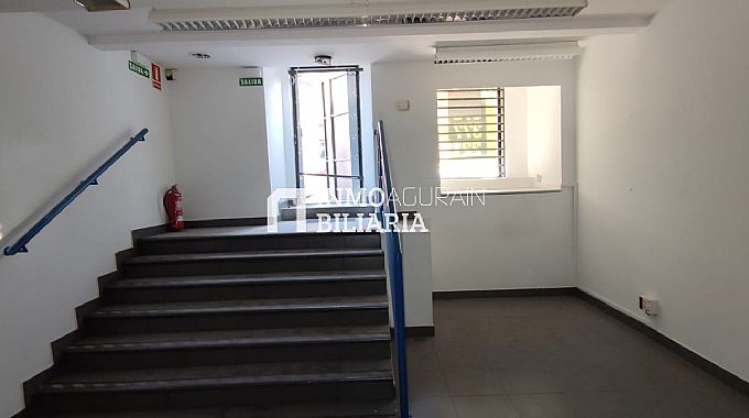 Venta / Alquiler de local comercial en Pamplona