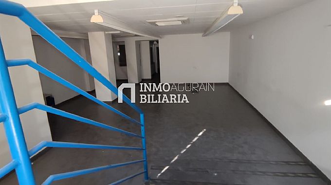 Venta / Alquiler de local comercial en Pamplona
