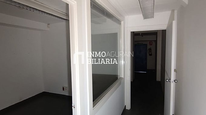 Venta / Alquiler de local comercial en Pamplona