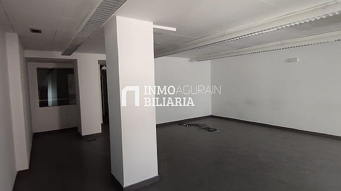 Venta / Alquiler de local comercial en Pamplona