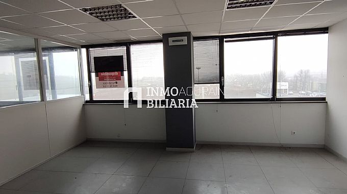 Venta de local comercial en Orkoien