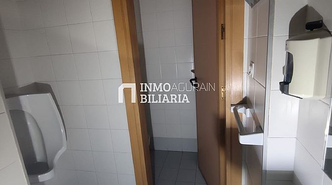 Venta de local comercial en Pamplona