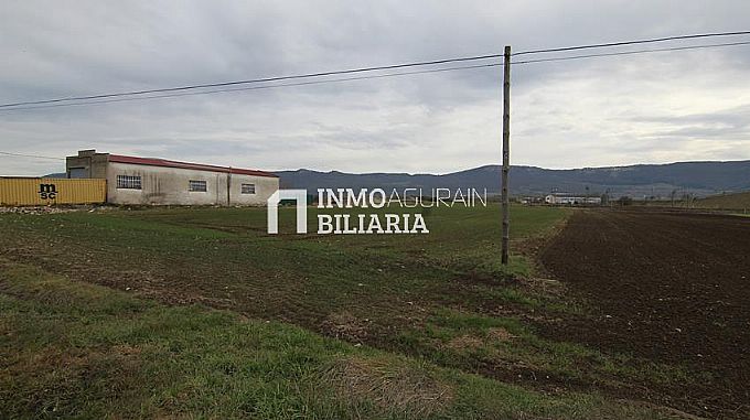 PARCELA INDUSTRIAL EN AGURAIN/SALVATIERRA