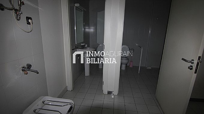Venta de local comercial en Vitoria-Gasteiz