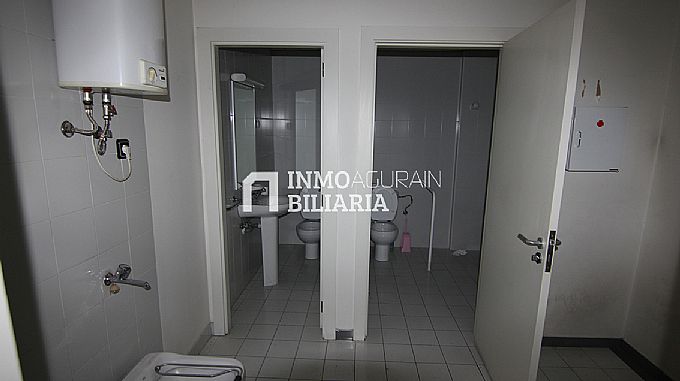 Venta de local comercial en Vitoria-Gasteiz
