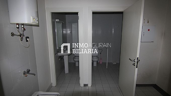 Venta de local comercial en Vitoria-Gasteiz