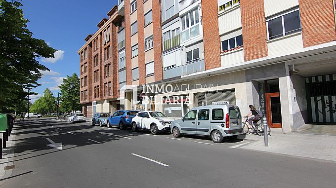 LOCAL EN DOMINGO MARTINEZ DE ARAGON
