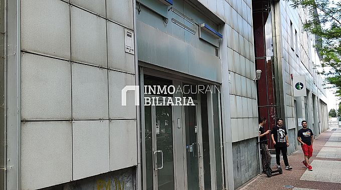 Venta de local comercial en Vitoria-Gasteiz