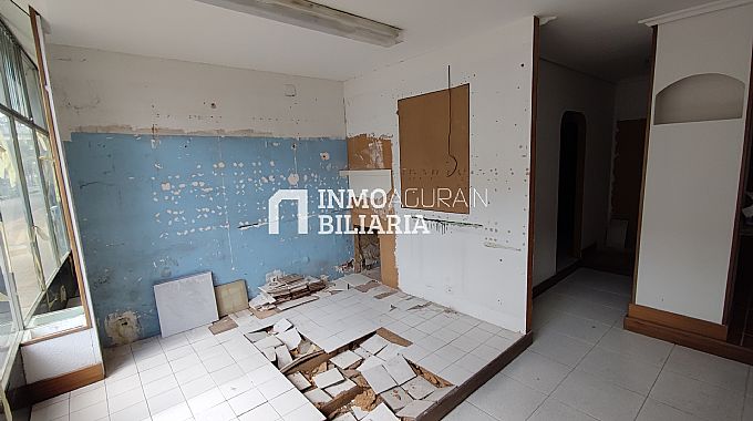 Venta de local comercial en Vitoria-Gasteiz