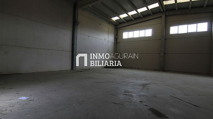 NAVE INDUSTRIAL EN AGURAIN