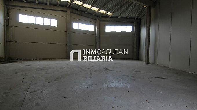 NAVE INDUSTRIAL EN AGURAIN
