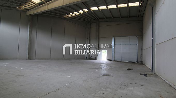 NAVE INDUSTRIAL EN AGURAIN