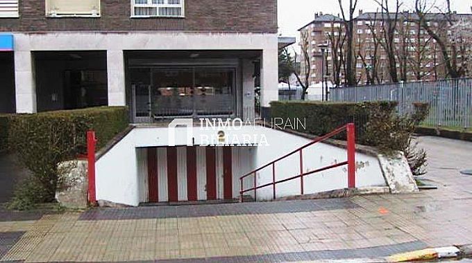 Venta de bajera / lonja en Vitoria-Gasteiz